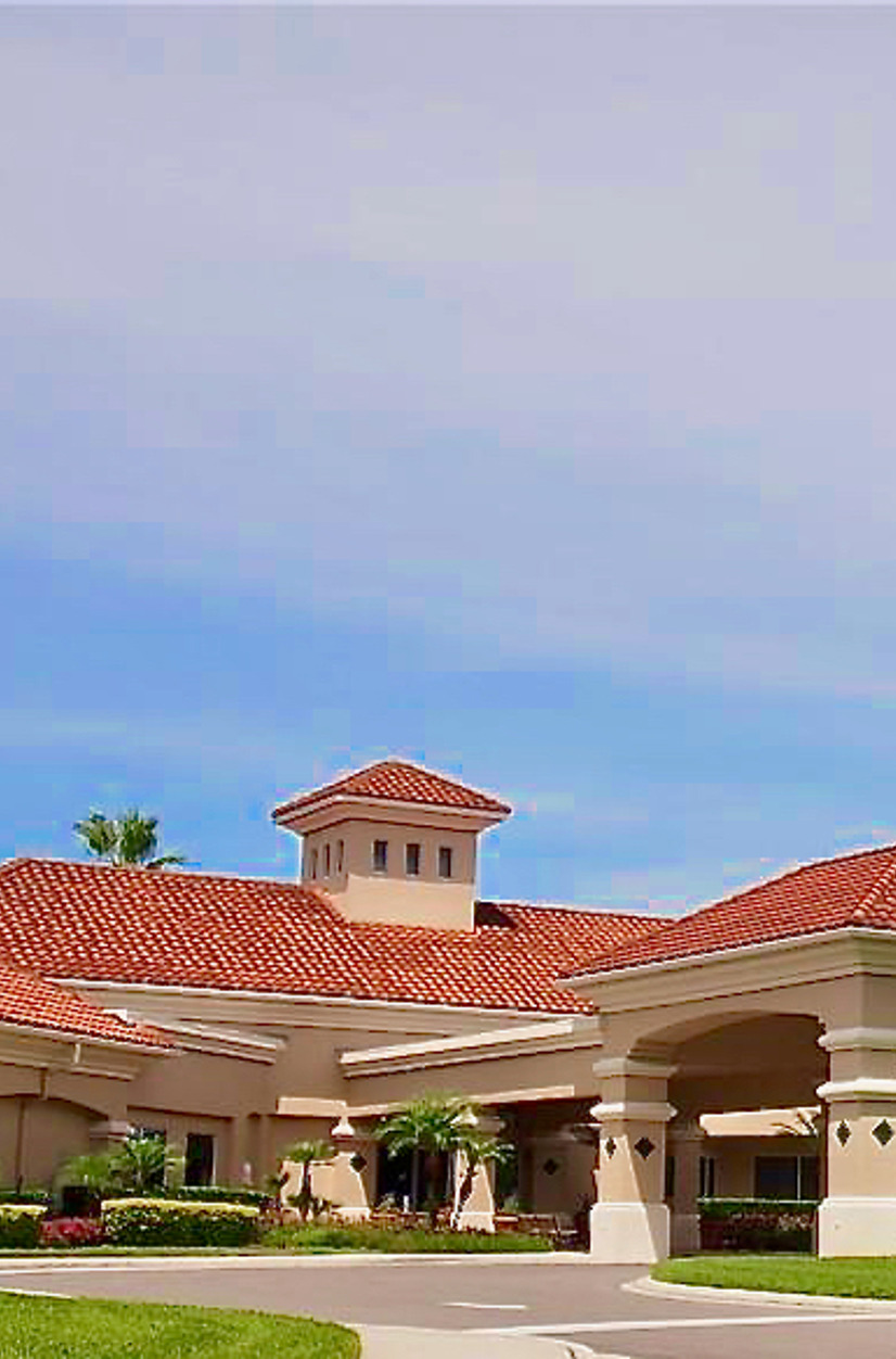 view of front of home with a front yard