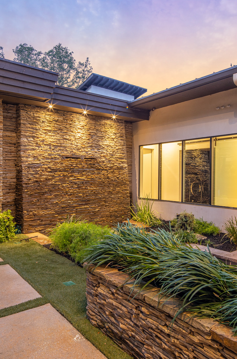 view of exterior entry